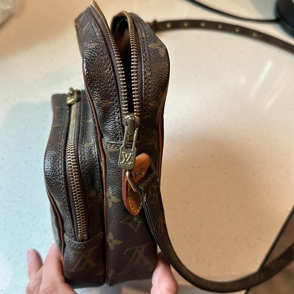 Louis Vuitton Bag - Picture 10 of 16